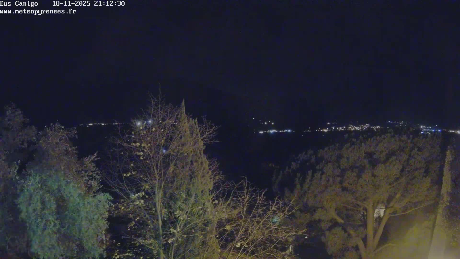 Eus Village & Prades City Skyline & Canigo Mountain View Live Cam - Prades, Pyrenees-Orientales, Occitanie, France