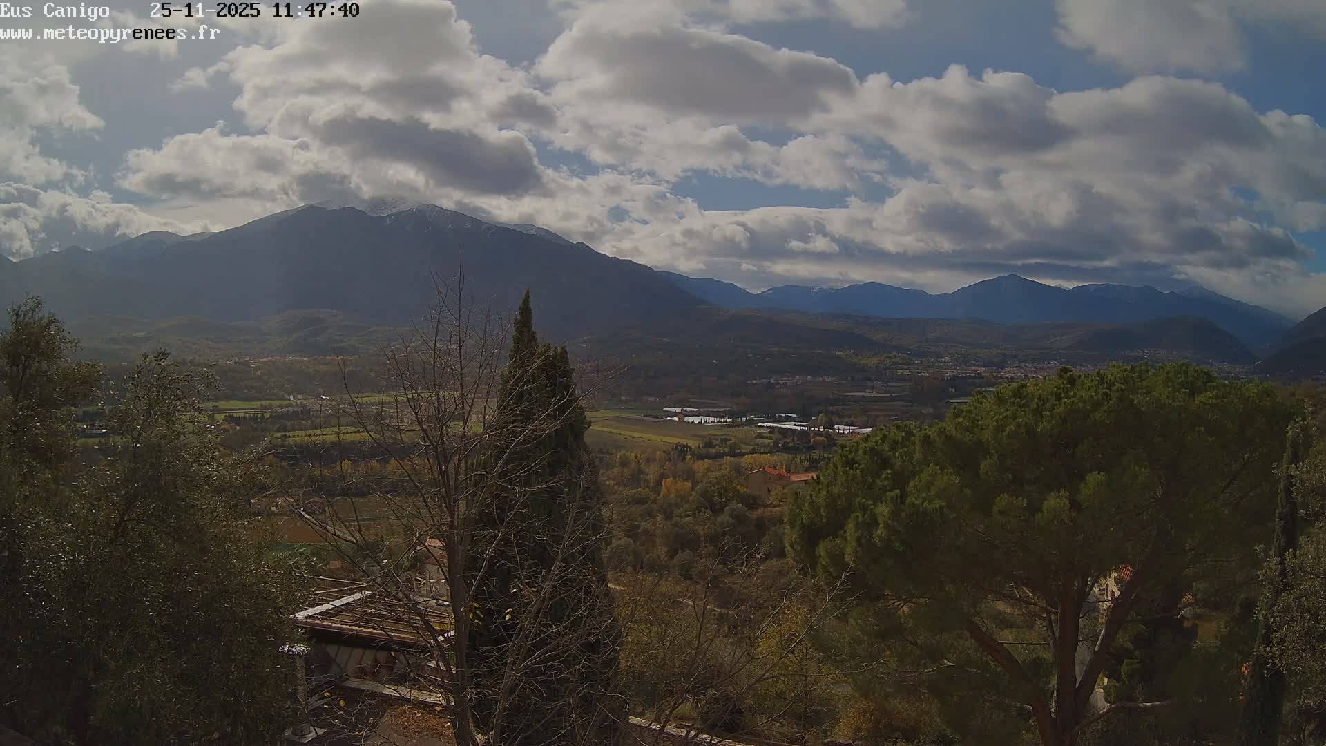 Eus Village & Prades City Skyline & Canigo Mountain View Live Cam - Prades, Pyrenees-Orientales, Occitanie, France