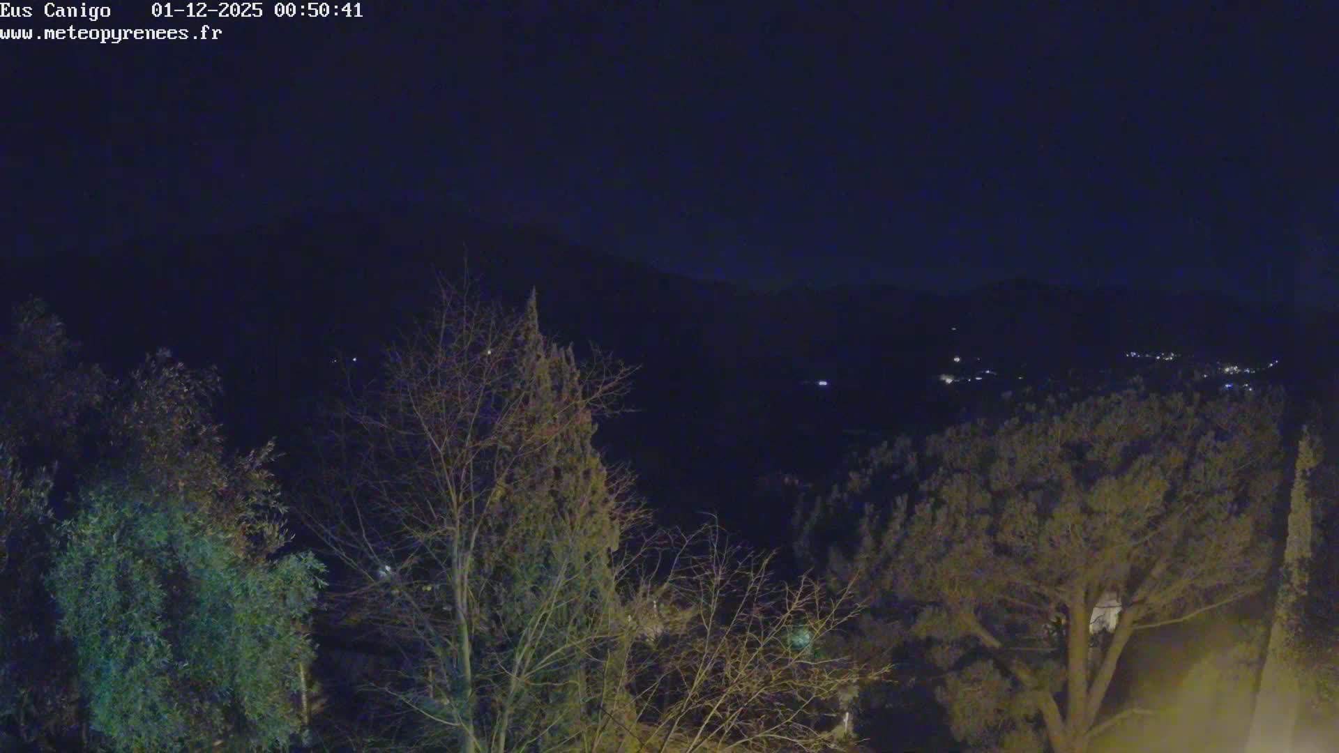 Eus Village & Prades City Skyline & Canigo Mountain View Live Cam - Prades, Pyrenees-Orientales, Occitanie, France