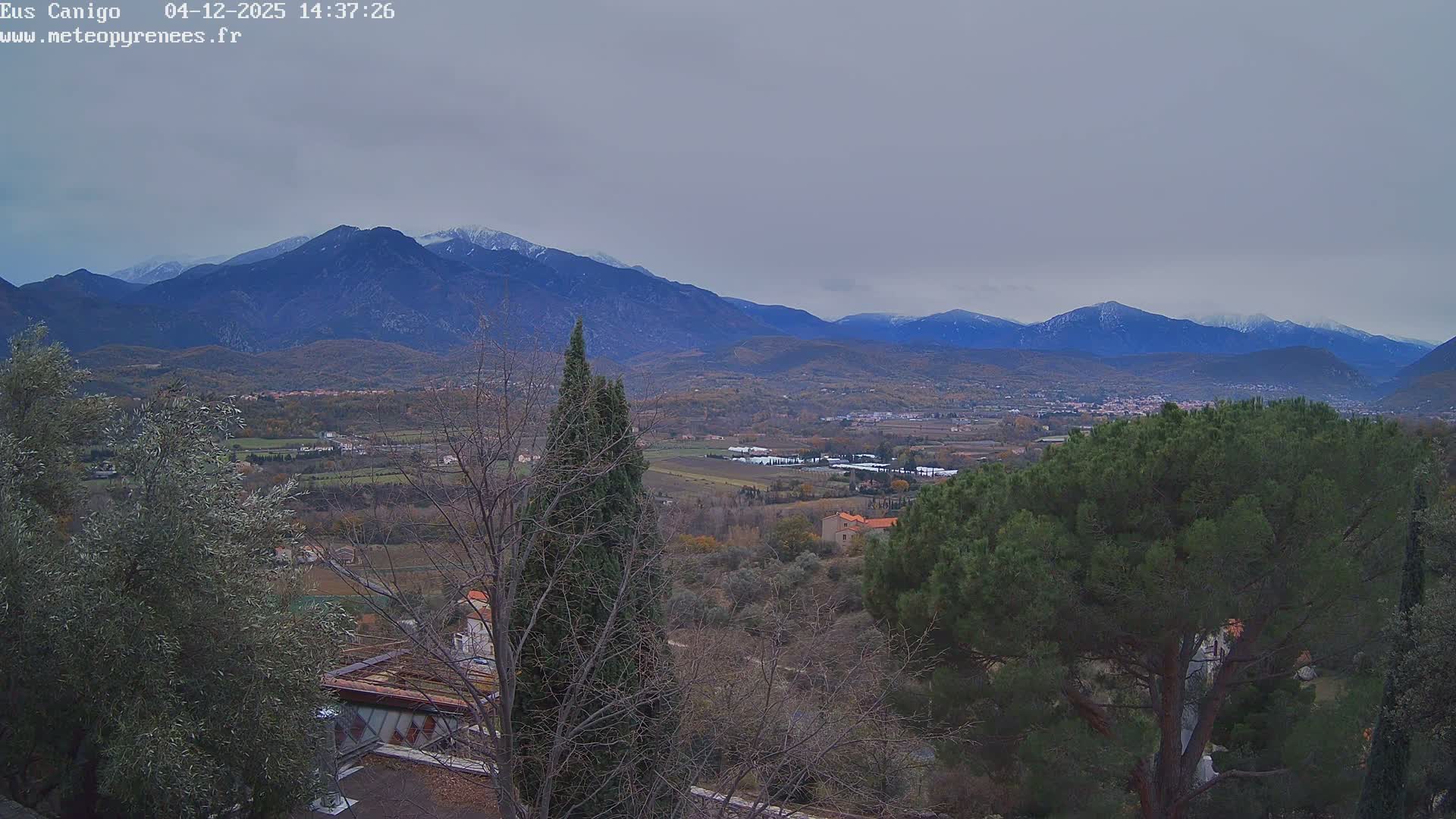 Eus Village & Prades City Skyline & Canigo Mountain View Live Cam - Prades, Pyrenees-Orientales, Occitanie, France