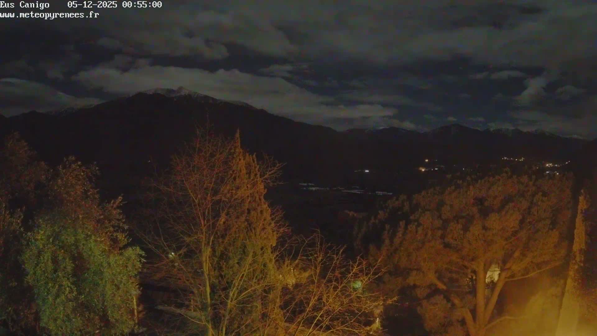 Eus Village & Prades City Skyline & Canigo Mountain View Live Cam - Prades, Pyrenees-Orientales, Occitanie, France