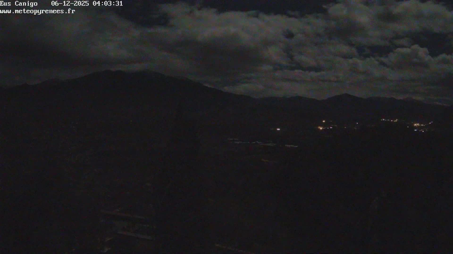 Eus Village & Prades City Skyline & Canigo Mountain View Live Cam - Prades, Pyrenees-Orientales, Occitanie, France