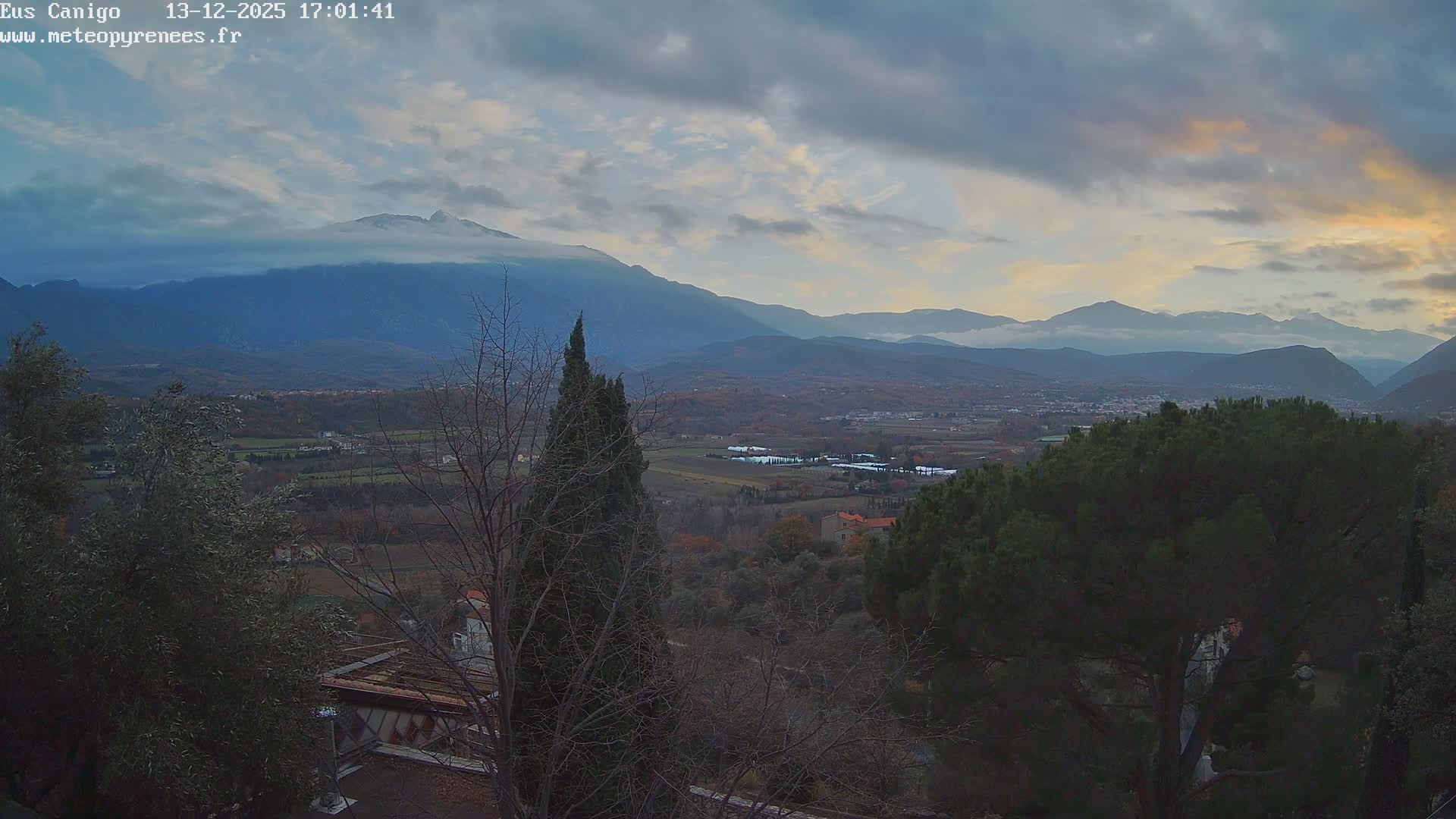 Eus Village & Prades City Skyline & Canigo Mountain View Live Cam - Prades, Pyrenees-Orientales, Occitanie, France