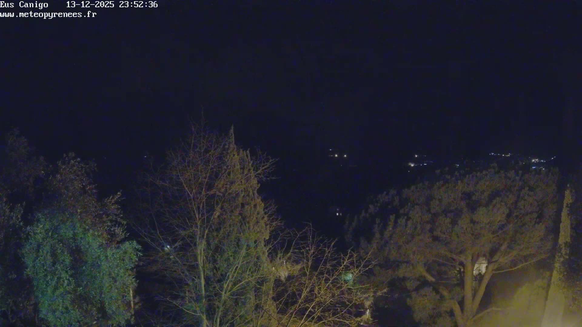 Eus Village & Prades City Skyline & Canigo Mountain View Live Cam - Prades, Pyrenees-Orientales, Occitanie, France