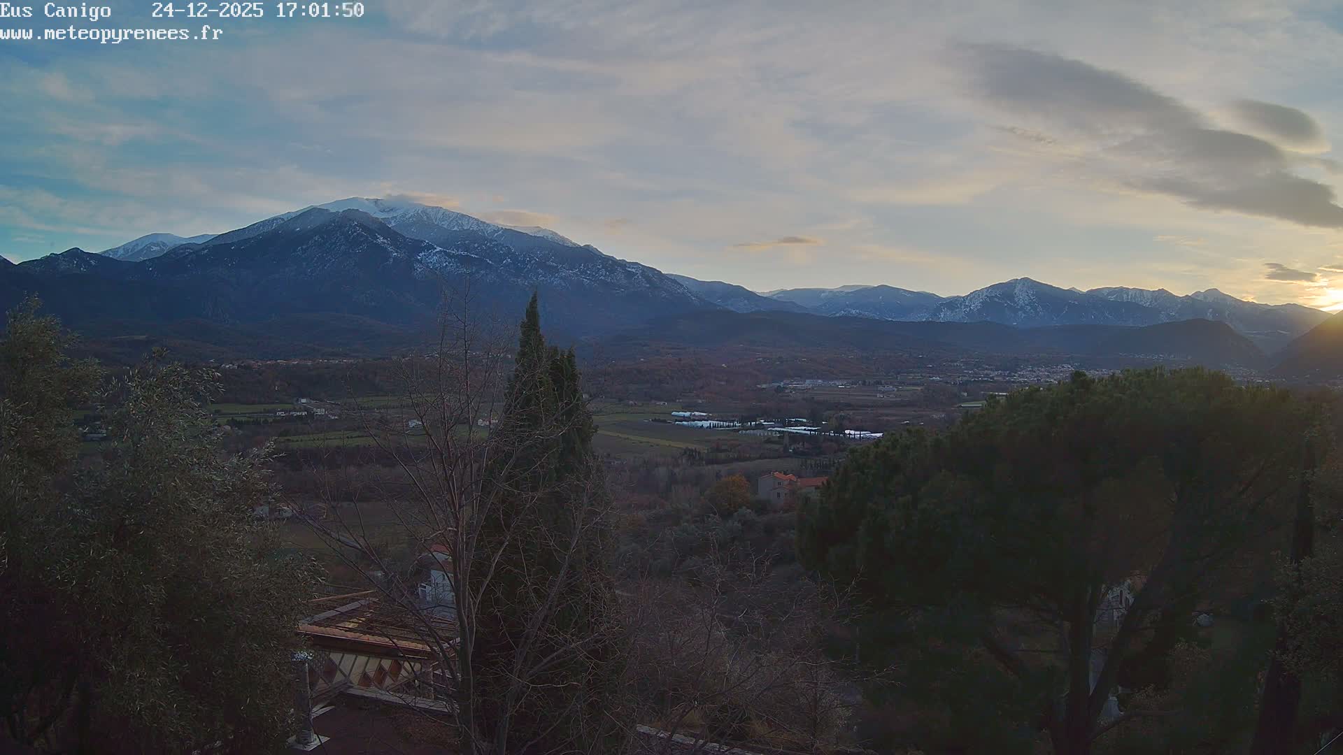 Eus Village & Prades City Skyline & Canigo Mountain View Live Cam - Prades, Pyrenees-Orientales, Occitanie, France