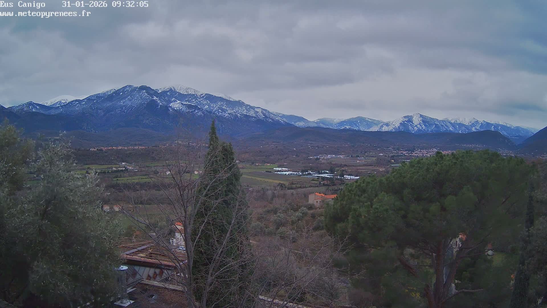 Eus Village & Prades City Skyline & Canigo Mountain View Live Cam - Prades, Pyrenees-Orientales, Occitanie, France