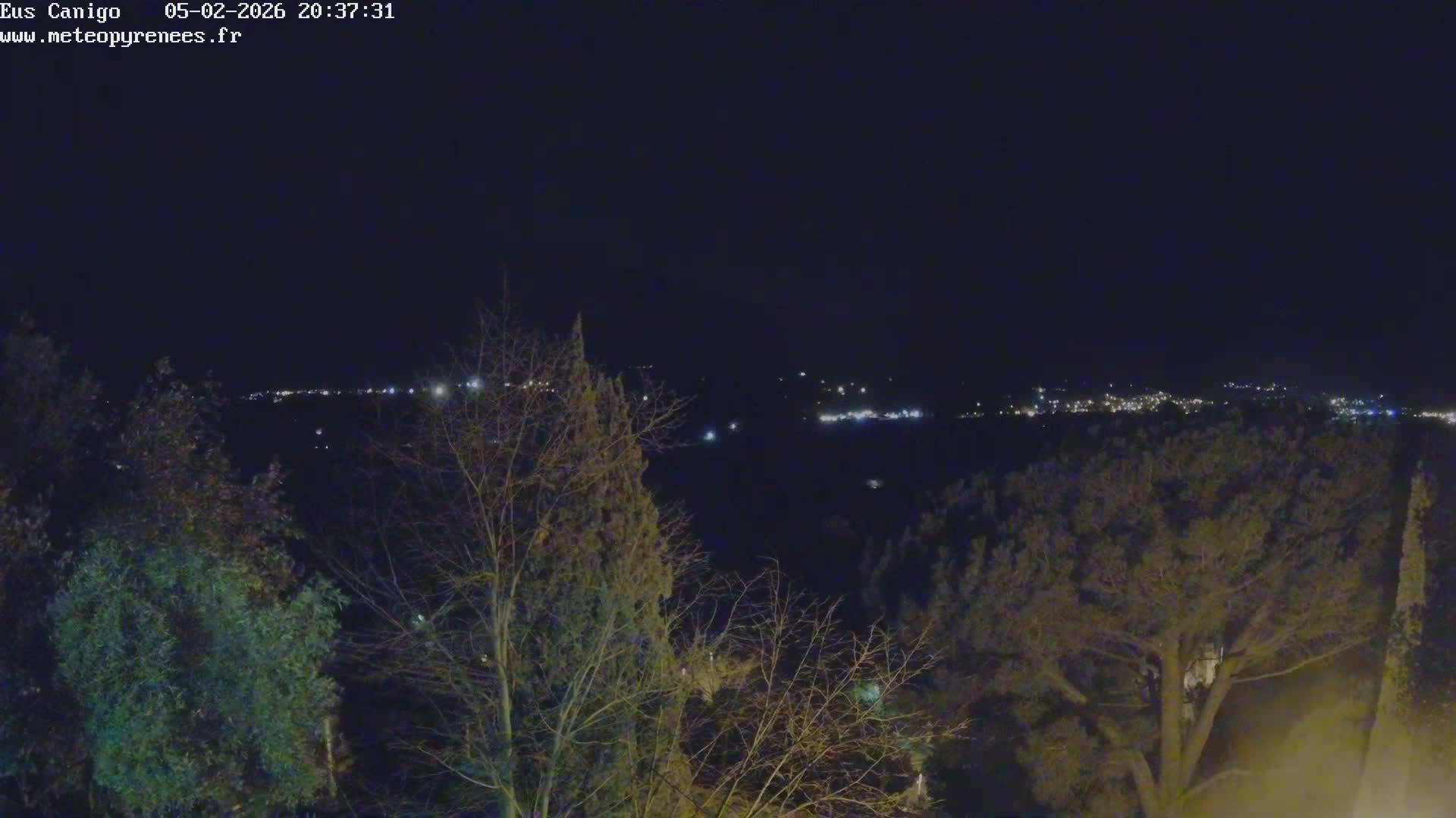 Eus Village & Prades City Skyline & Canigo Mountain View Live Cam - Prades, Pyrenees-Orientales, Occitanie, France