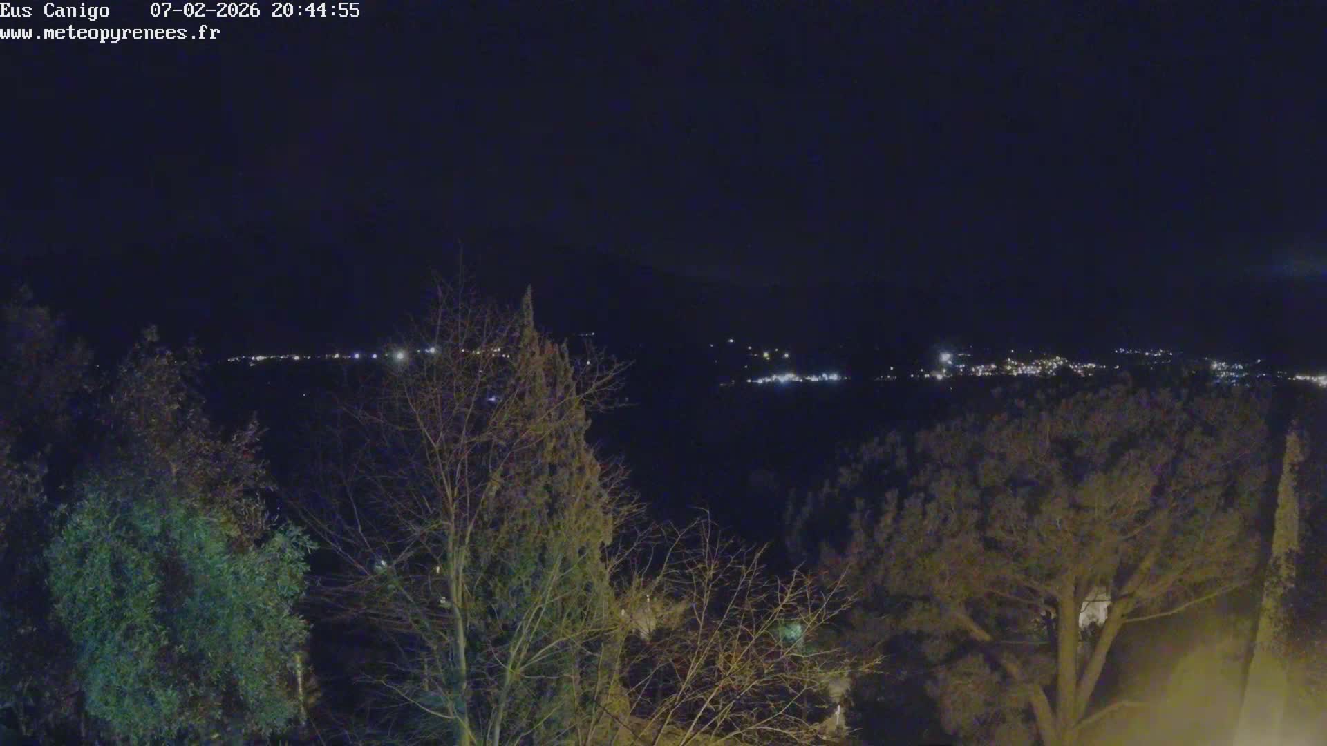 Eus Village & Prades City Skyline & Canigo Mountain View Live Cam - Prades, Pyrenees-Orientales, Occitanie, France