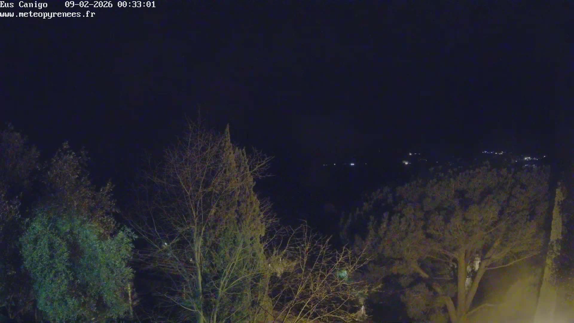 Eus Village & Prades City Skyline & Canigo Mountain View Live Cam - Prades, Pyrenees-Orientales, Occitanie, France