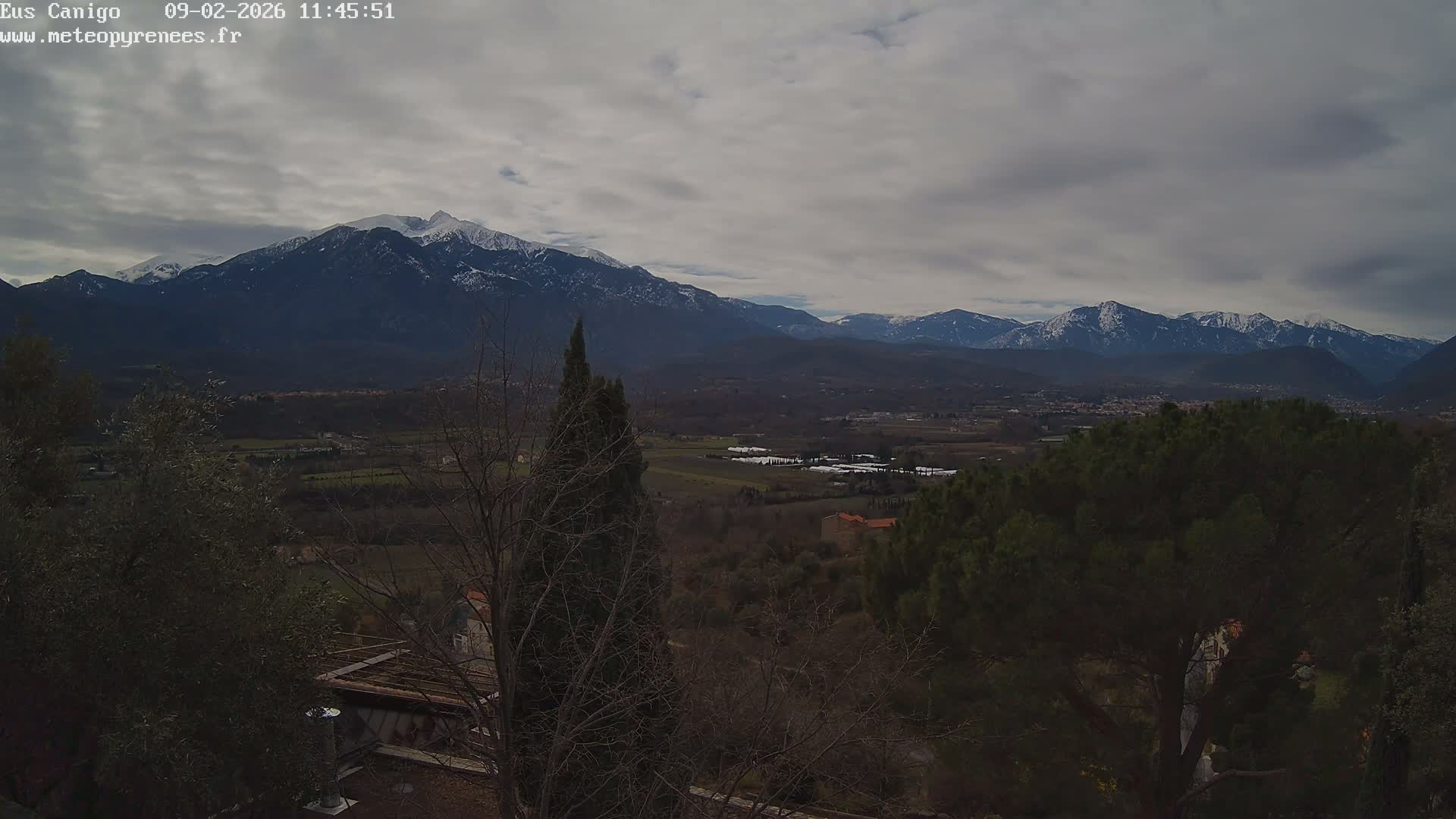 Eus Village & Prades City Skyline & Canigo Mountain View Live Cam - Prades, Pyrenees-Orientales, Occitanie, France