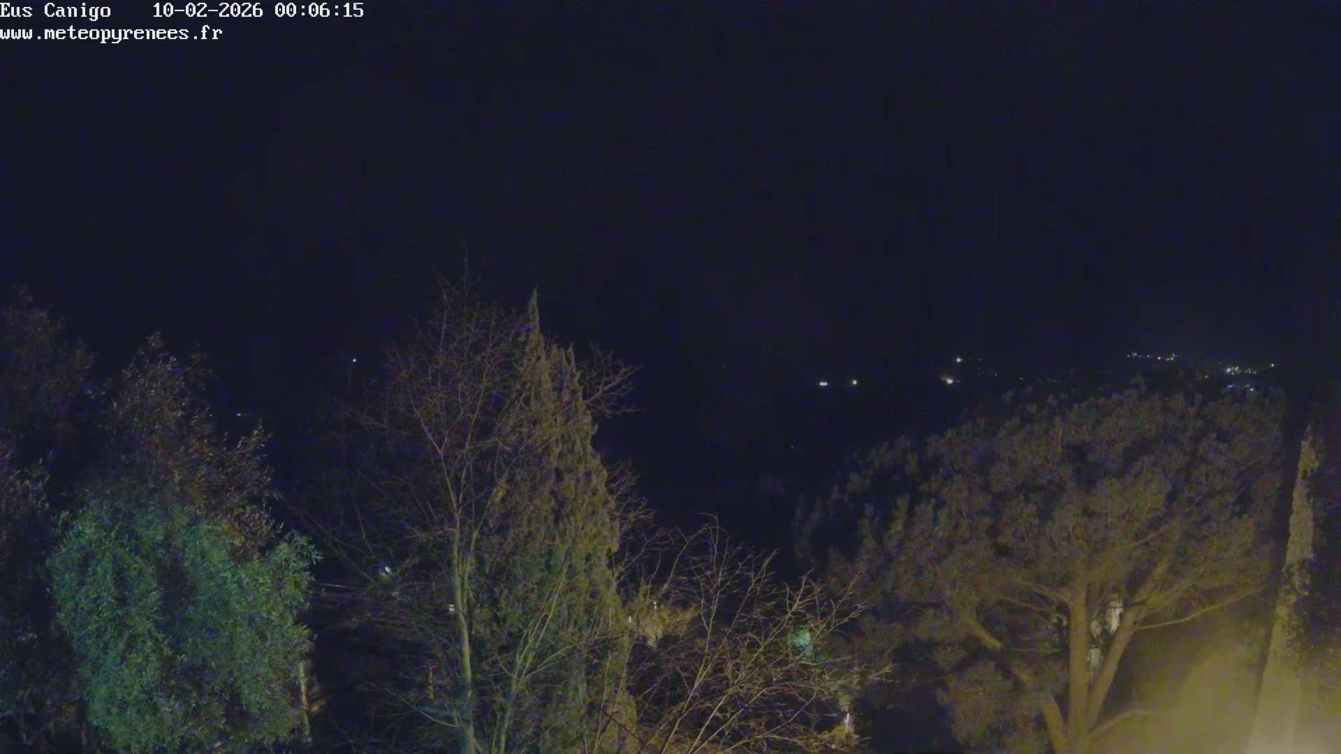 Eus Village & Prades City Skyline & Canigo Mountain View Live Cam - Prades, Pyrenees-Orientales, Occitanie, France