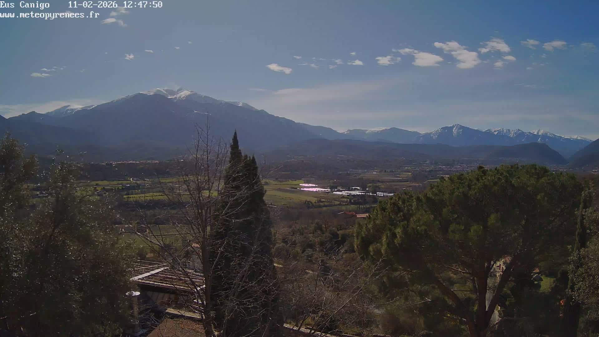 Eus Village & Prades City Skyline & Canigo Mountain View Live Cam - Prades, Pyrenees-Orientales, Occitanie, France
