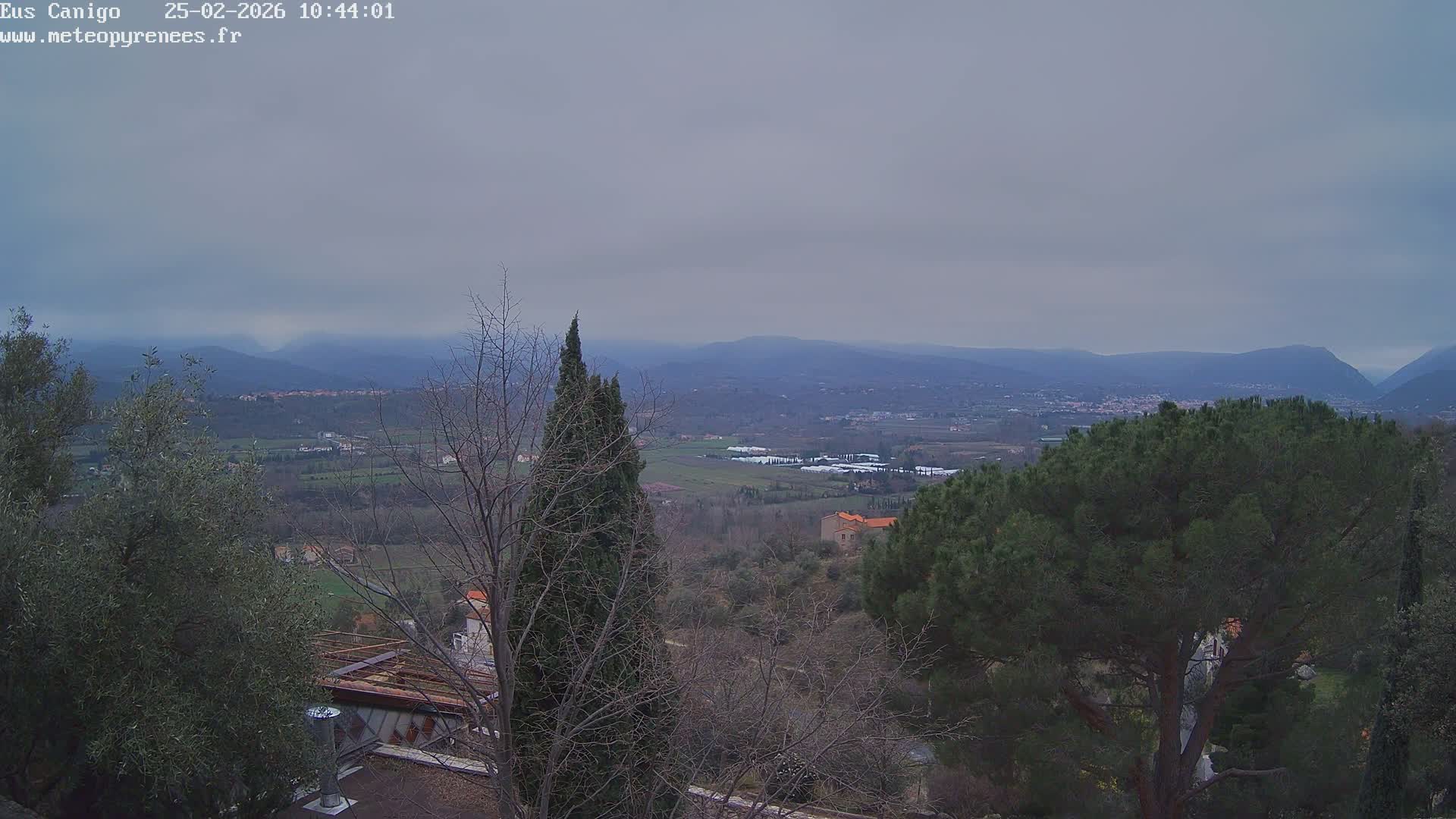 Eus Village & Prades City Skyline & Canigo Mountain View Live Cam - Prades, Pyrenees-Orientales, Occitanie, France