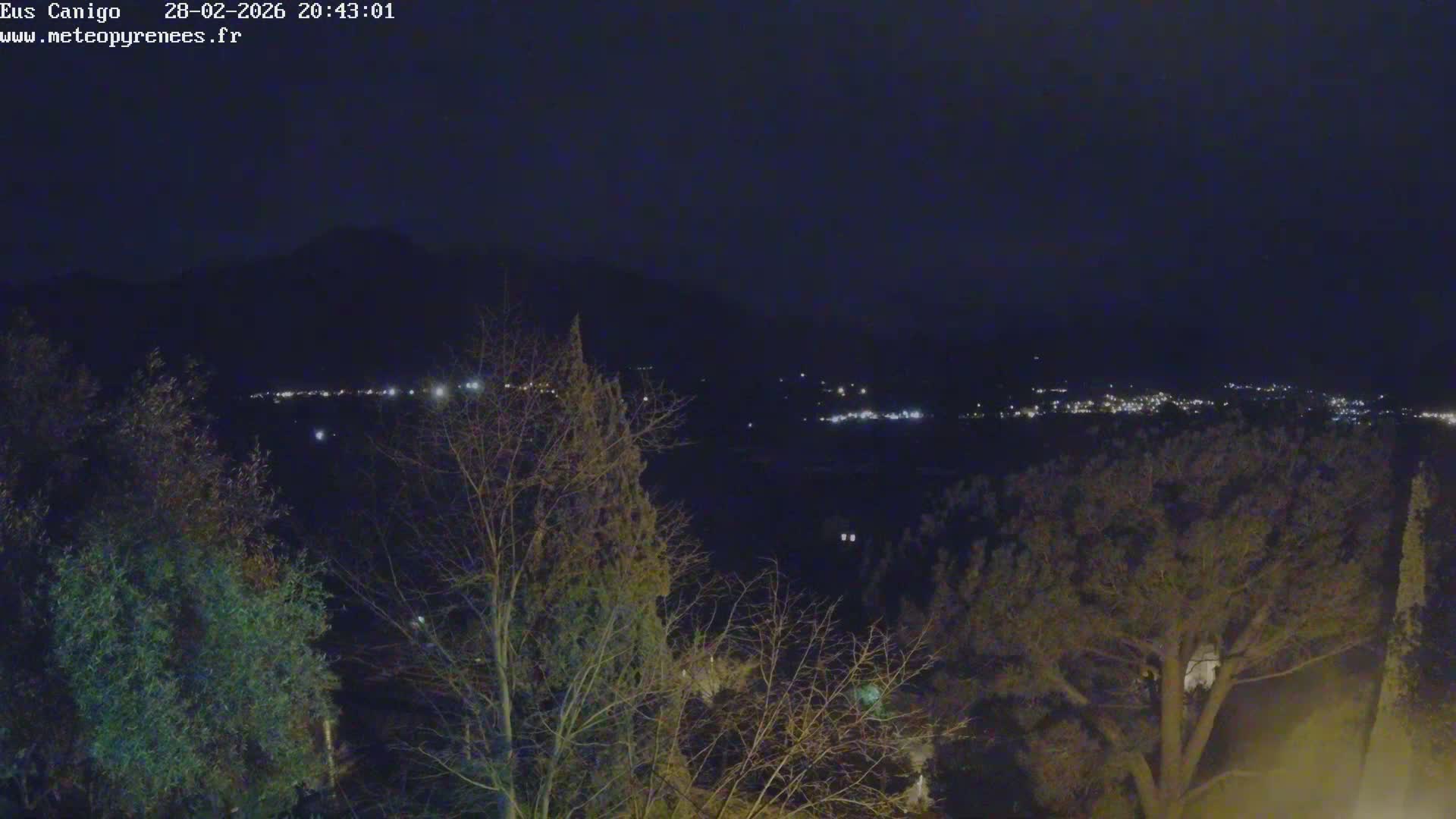 Eus Village & Prades City Skyline & Canigo Mountain View Live Cam - Prades, Pyrenees-Orientales, Occitanie, France