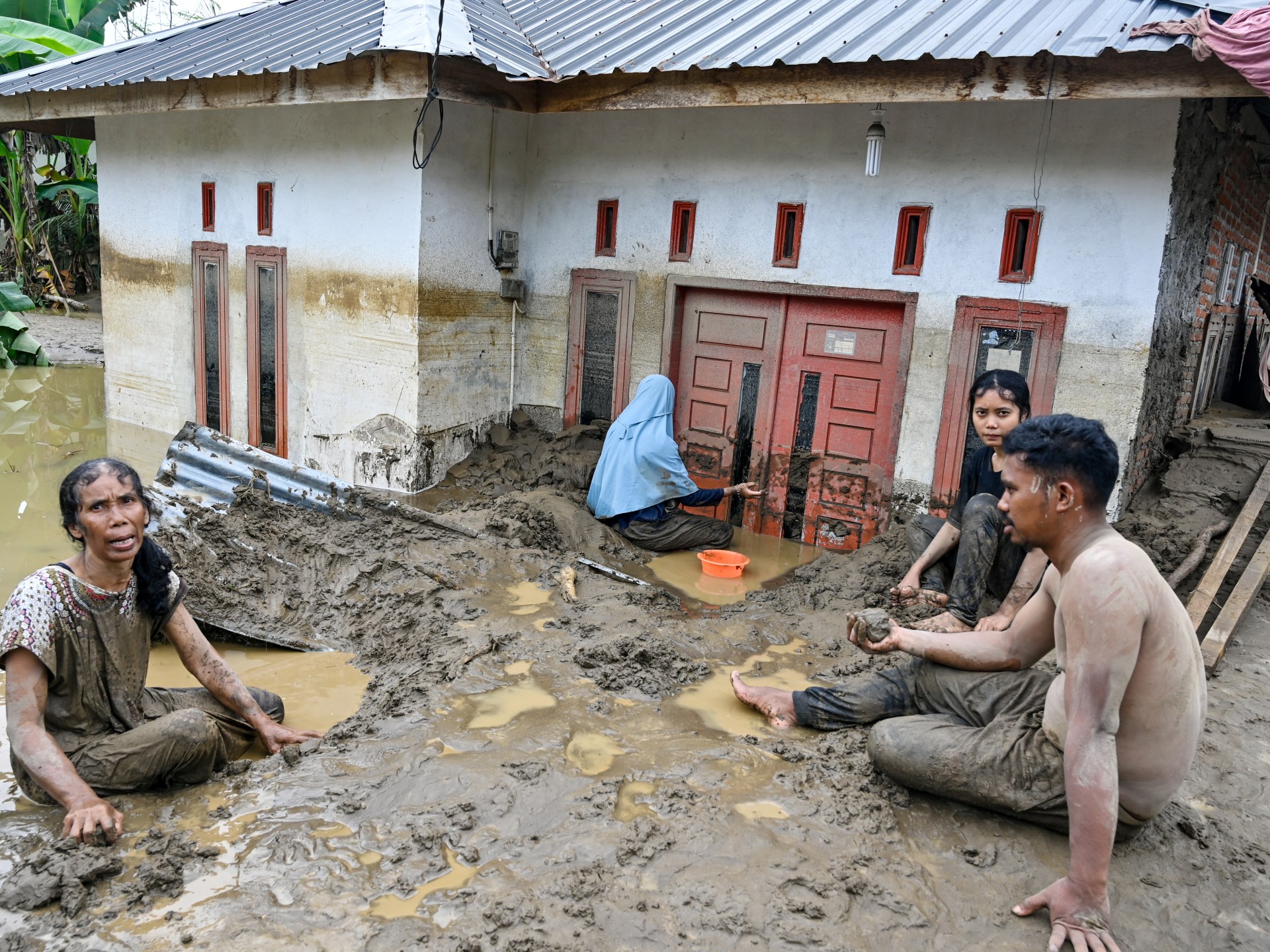 Devastating Floods Claim Over 900 Lives Across Indonesia, Malaysia, Thailand, & Sri Lanka