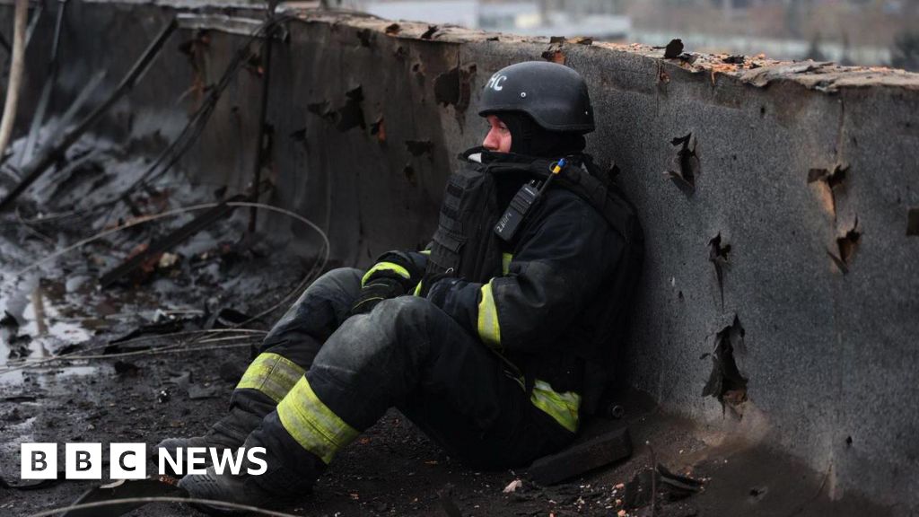 Russian Missile Strike Kills Four in Dnipro Amid Intense Diplomatic Efforts for Ukraine Peace