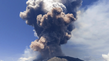 Mount Etna Eruption: Photos of Toxic Ash Cloud Over Italy