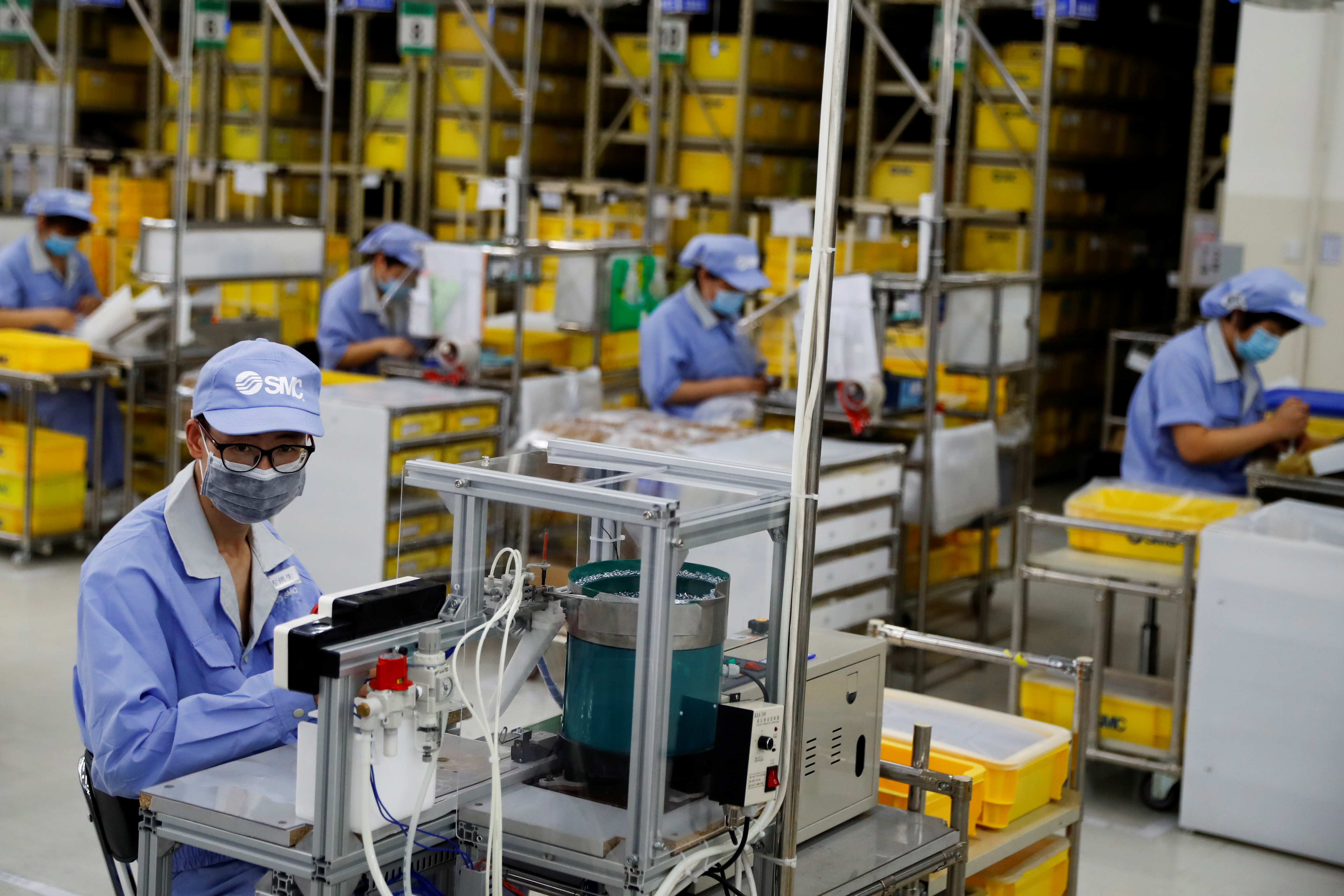 China's Factory Activity Unexpectedly Contracts in May, Biggest Drop Since 2022