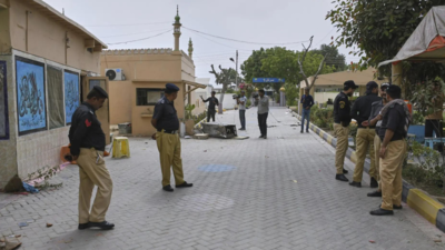 Karachi Jailbreak: Over 100 Prisoners Escape After Earthquake Evacuation