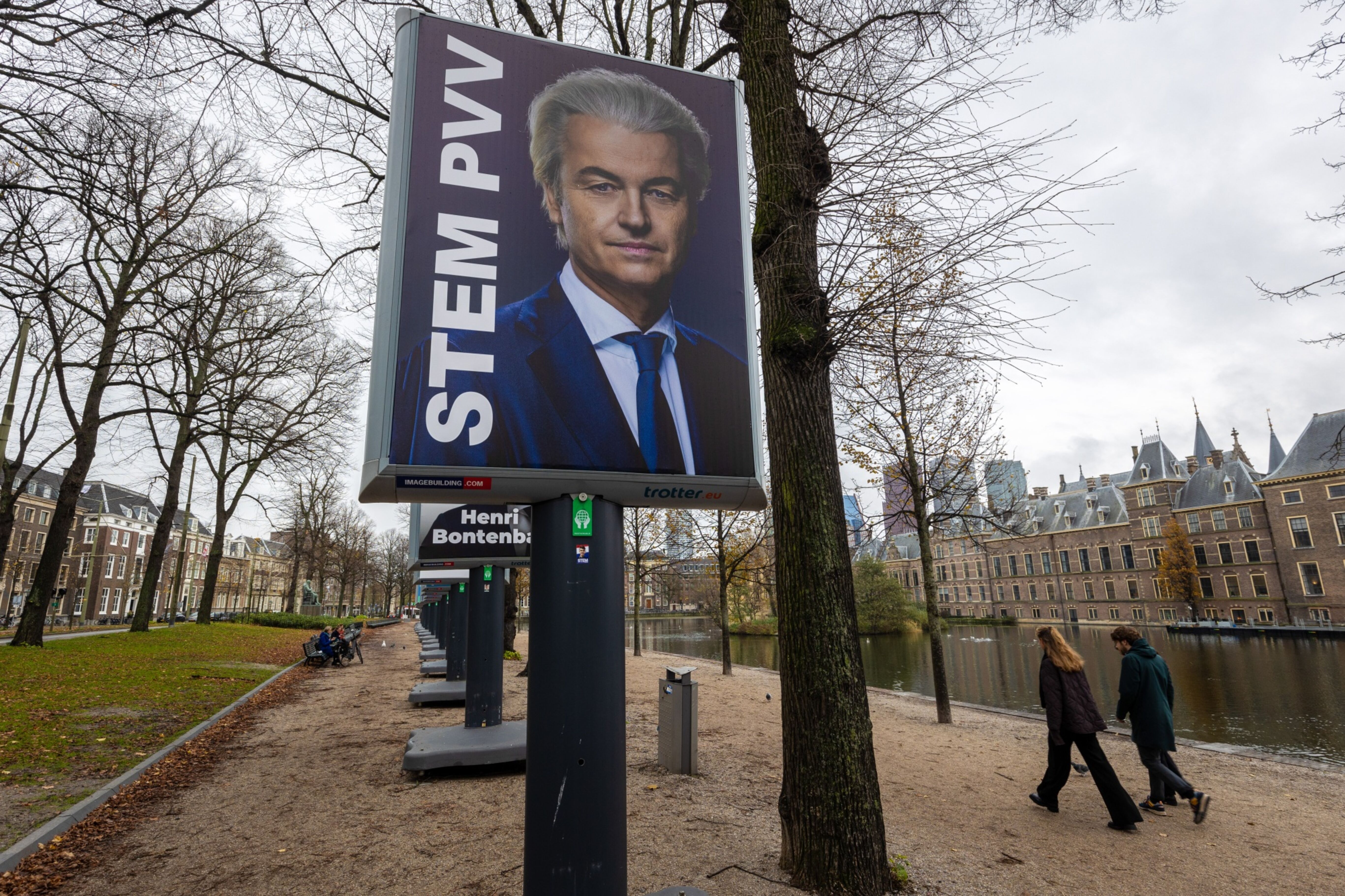 Dutch government on brink of collapse after Wilders' far-right party quits - Reuters
