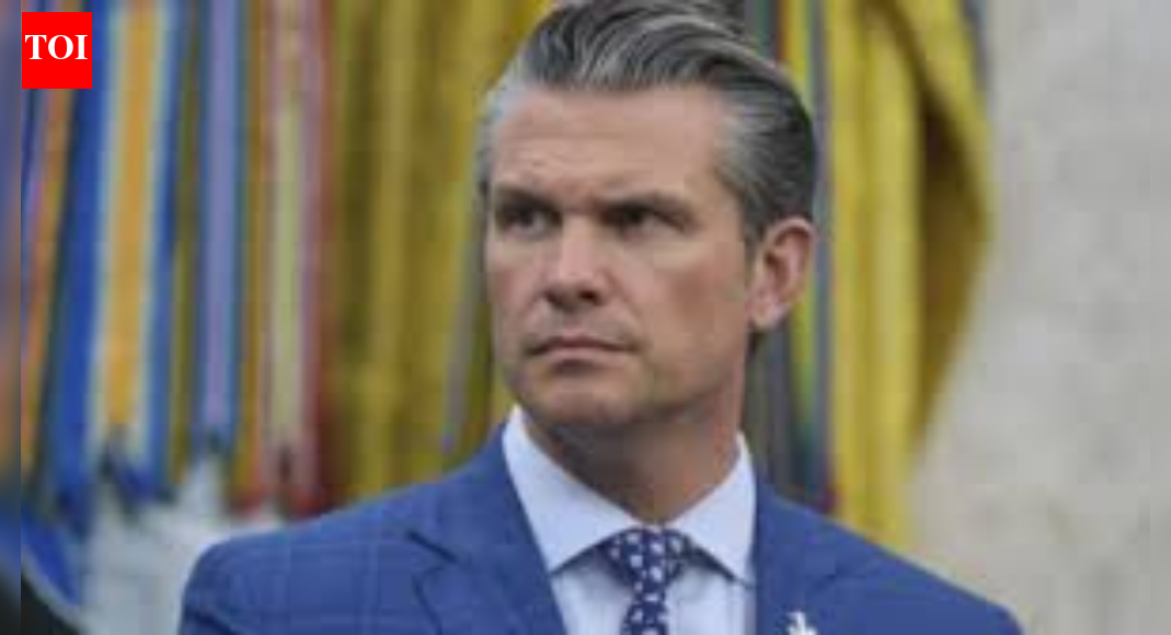 US Defense Secretary Pete Hegseth Faces Scrutiny Over Caribbean Strike & Delayed Survivor Info Amid War Crimes Inquiry