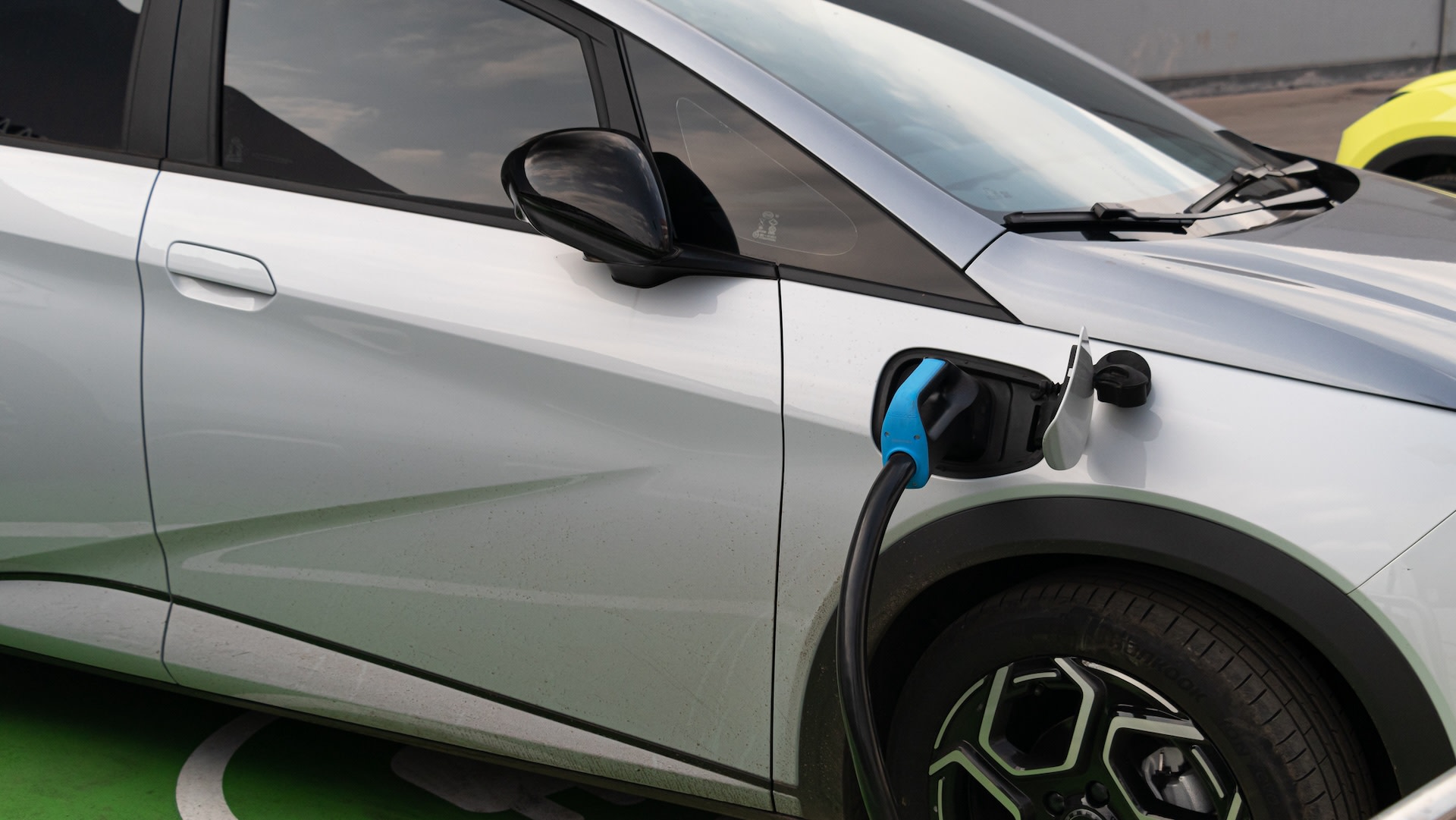 Automaker's Electric Car Breakthrough: A Potential Game-Changer