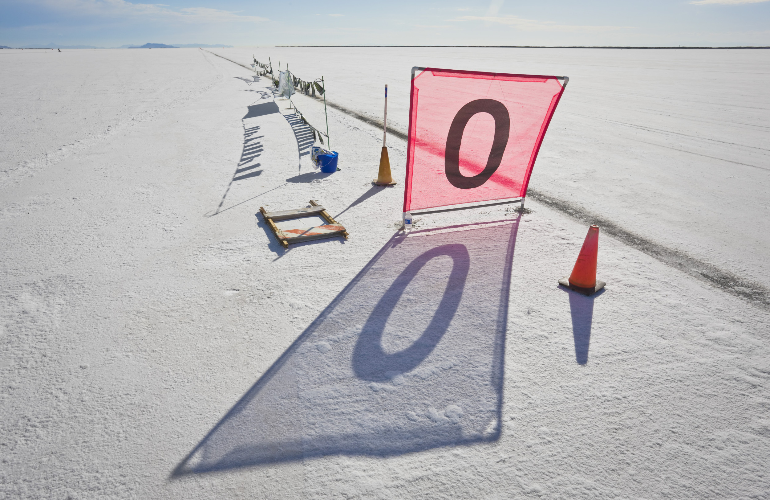 Tragic Accident: Speed Record Attempt on Salt Flats Ends in Fatality