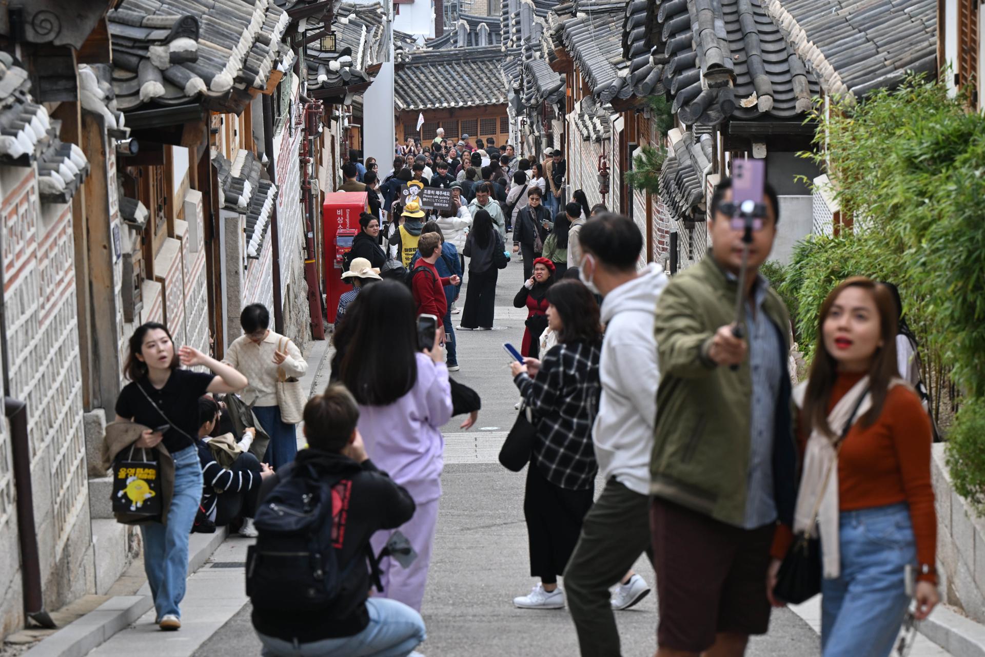 Korea competes with Thailand, Russia as Chinese tourists reroute from Japan