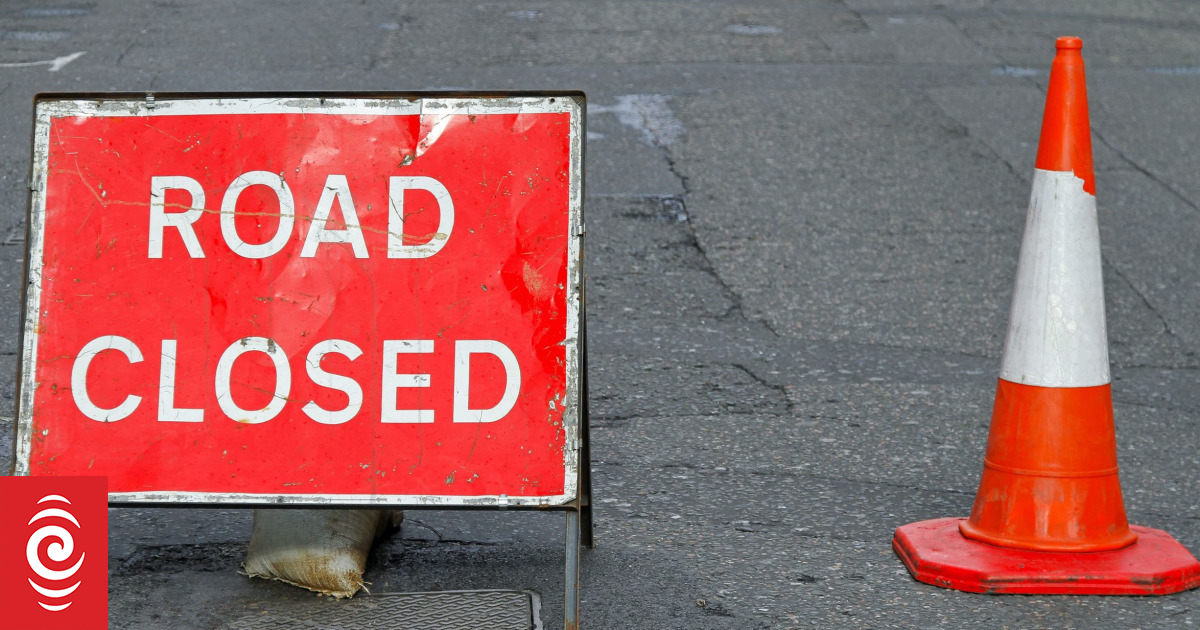Bay of Plenty Highway 35 Closed After Serious Two-Vehicle Crash; Three Injured Near Omaio and Pariokara