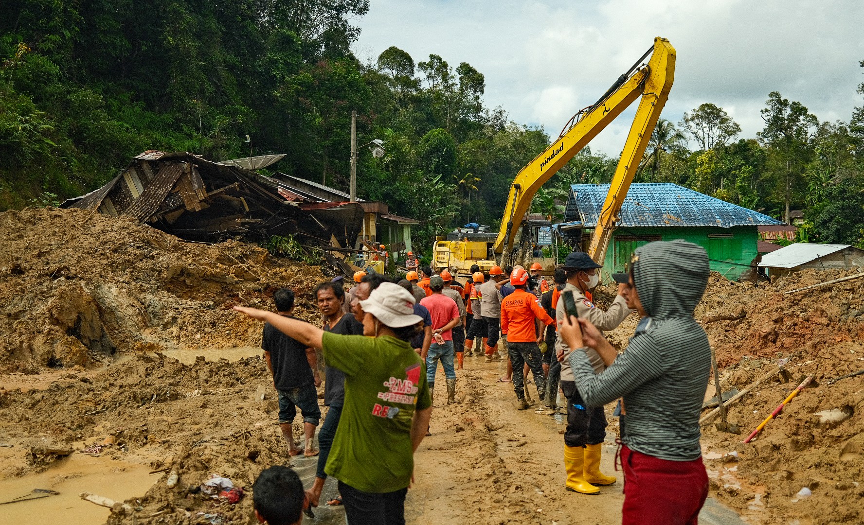 North Sumatra Landslides & Cyclone: Survivors Recount Harrowing Ordeal Amidst Widespread Devastation