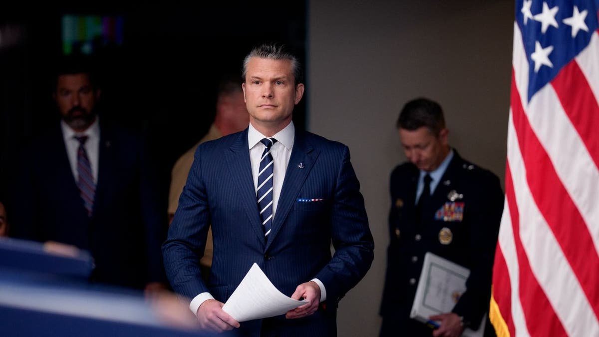 Pentagon Clears Pete Hegseth in Signal App Controversy, But Experts Raise Doubts on 'Total Exoneration'