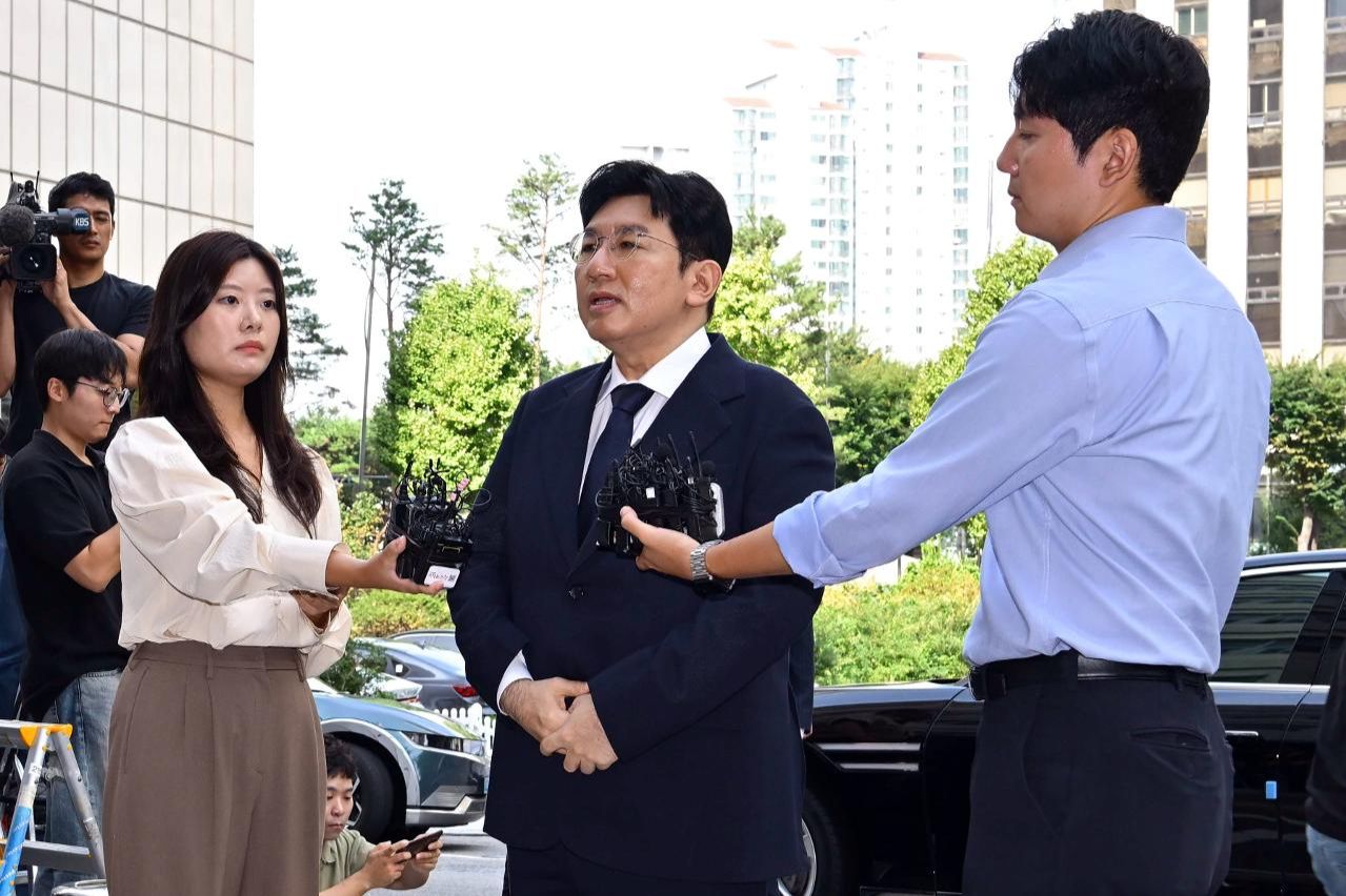 HYBE Chairman Bang Si-hyuk's Shares Frozen by Seoul Court Amid Unfair Stock Trading Probe