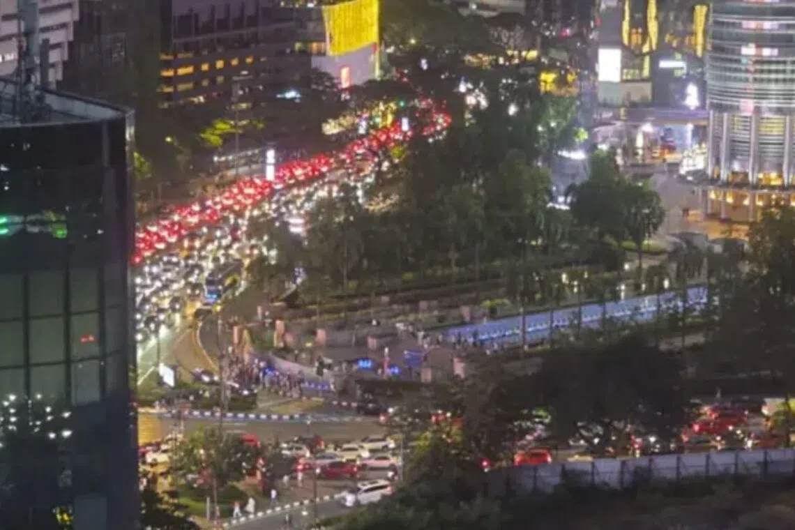 Kuala Lumpur Traffic Paralyzed by Heavy Evening Downpour on Dec 4th