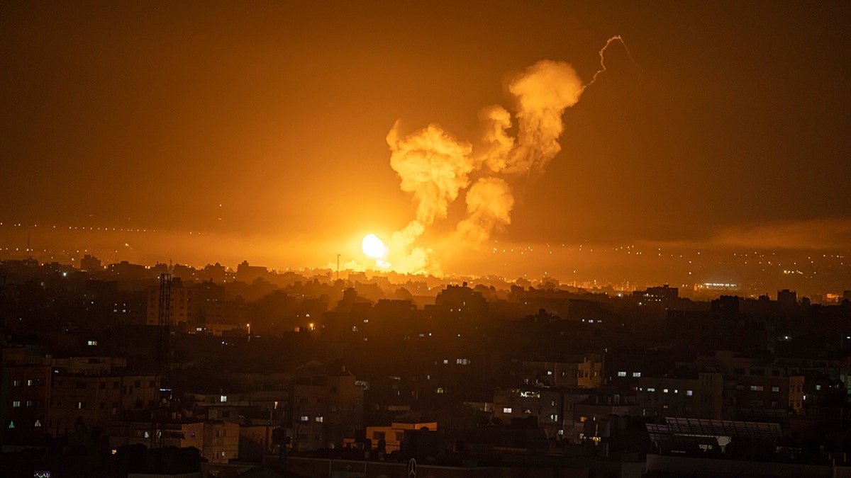 Israel Launches New Airstrikes on Lebanon After Warnings Amid Escalating Tensions