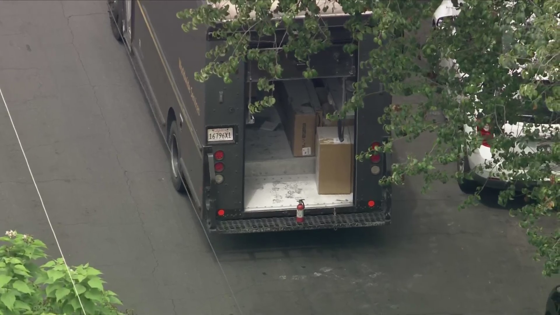 Package Explodes in UPS Truck in Winnetka, Los Angeles