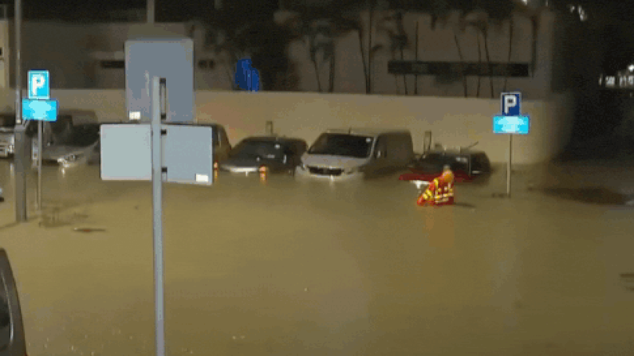 Hong Kong Hit by Record Black Rainstorm: Flights Delayed, Services Disrupted