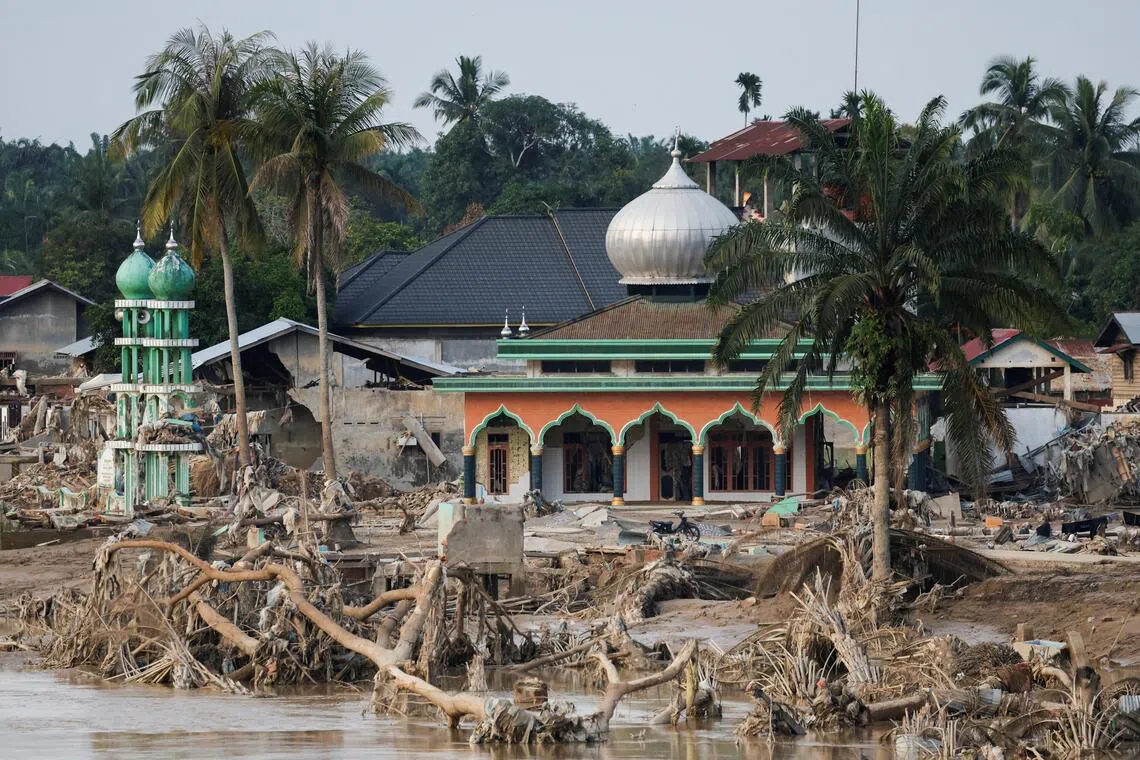 Indonesian Public Frustration Mounts Over Government's Poor Flood & Landslide Disaster Response in Sumatra