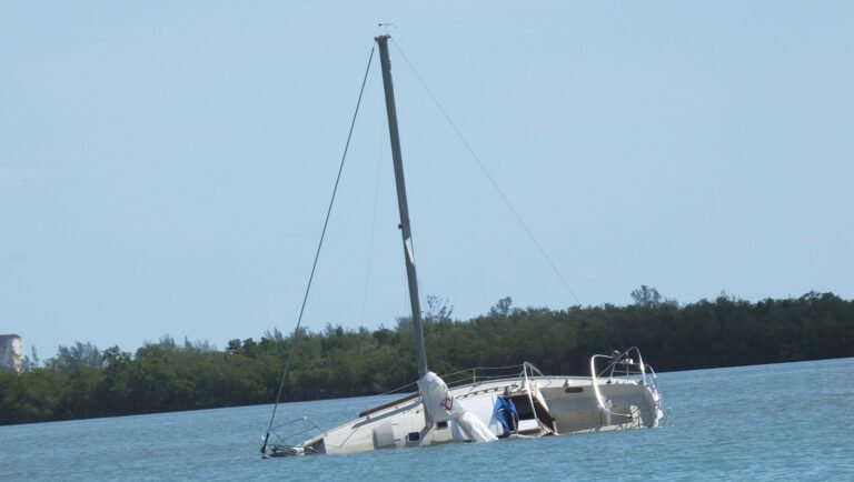 Admiral to Lawmakers: Capsized Boat Survivors Didn't Radio for Backup During Double-Tap Strike