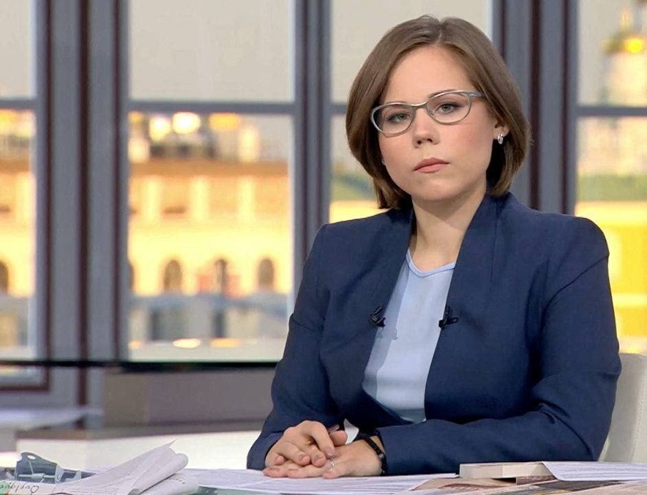 Putin's Alleged Daughter Apologizes to Ukrainian Journalist for Father's War