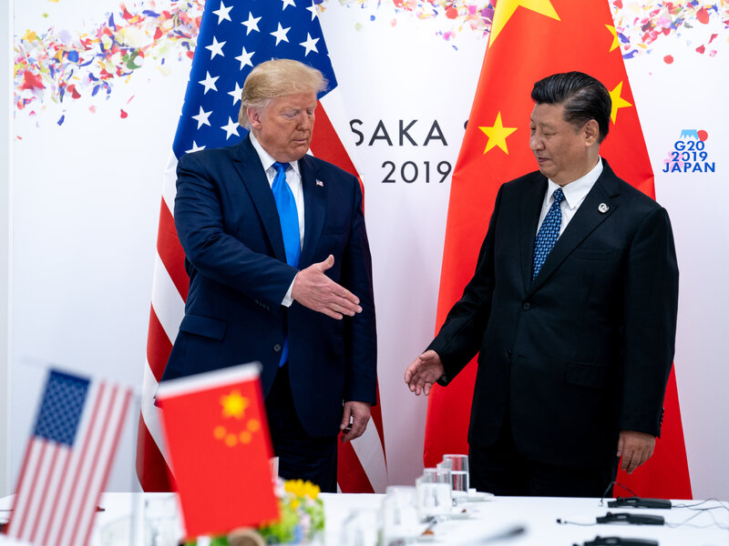 Xi Jinping Urges Trump to Restrain Hardliners Amid Trade Tensions
