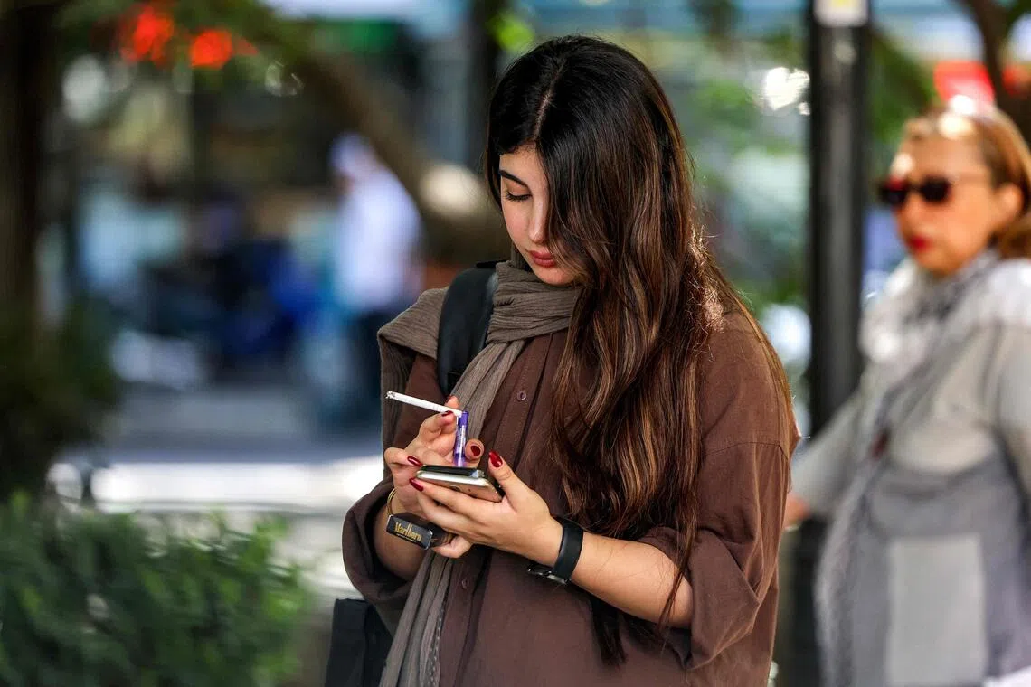 Iran Arrests Marathon Organizers Over Women Competing Without Hijab on Kish Island Amidst Rising Disregard for Dress Code Laws