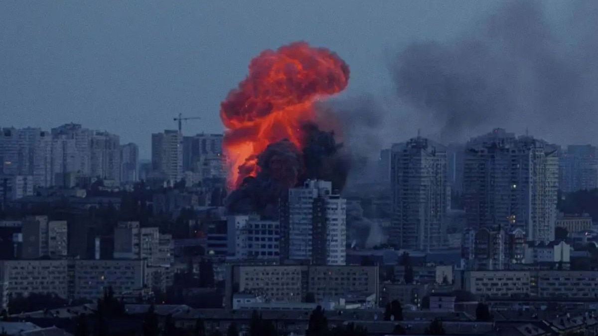 Kyiv Under Attack: 6 Dead, 80 Injured in Intense Russian Air Strikes