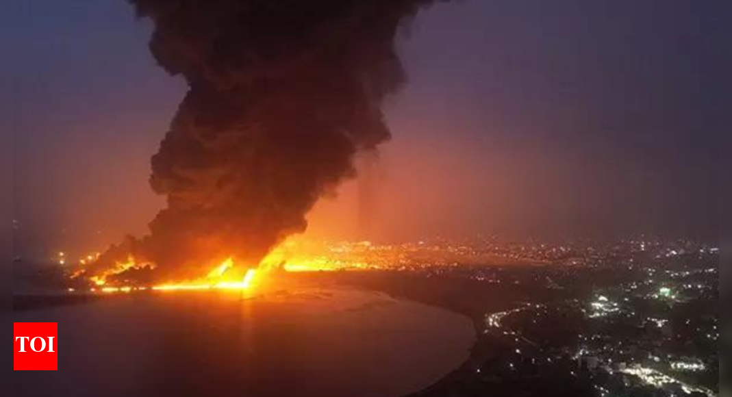 Israel Strikes Houthi Targets in Yemen: Ports, Seized Ship Attacked