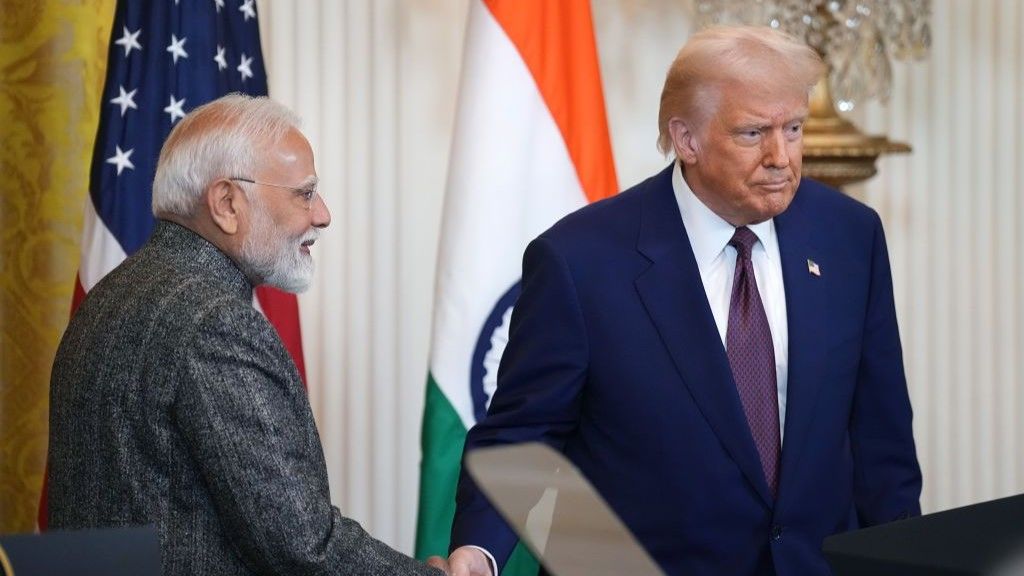 Trump's Threat: 50% Tariffs on India for Russian Oil Purchases - BBC Report