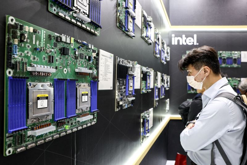 US-China AI Race Hinges on Advanced Chip Packaging Technology