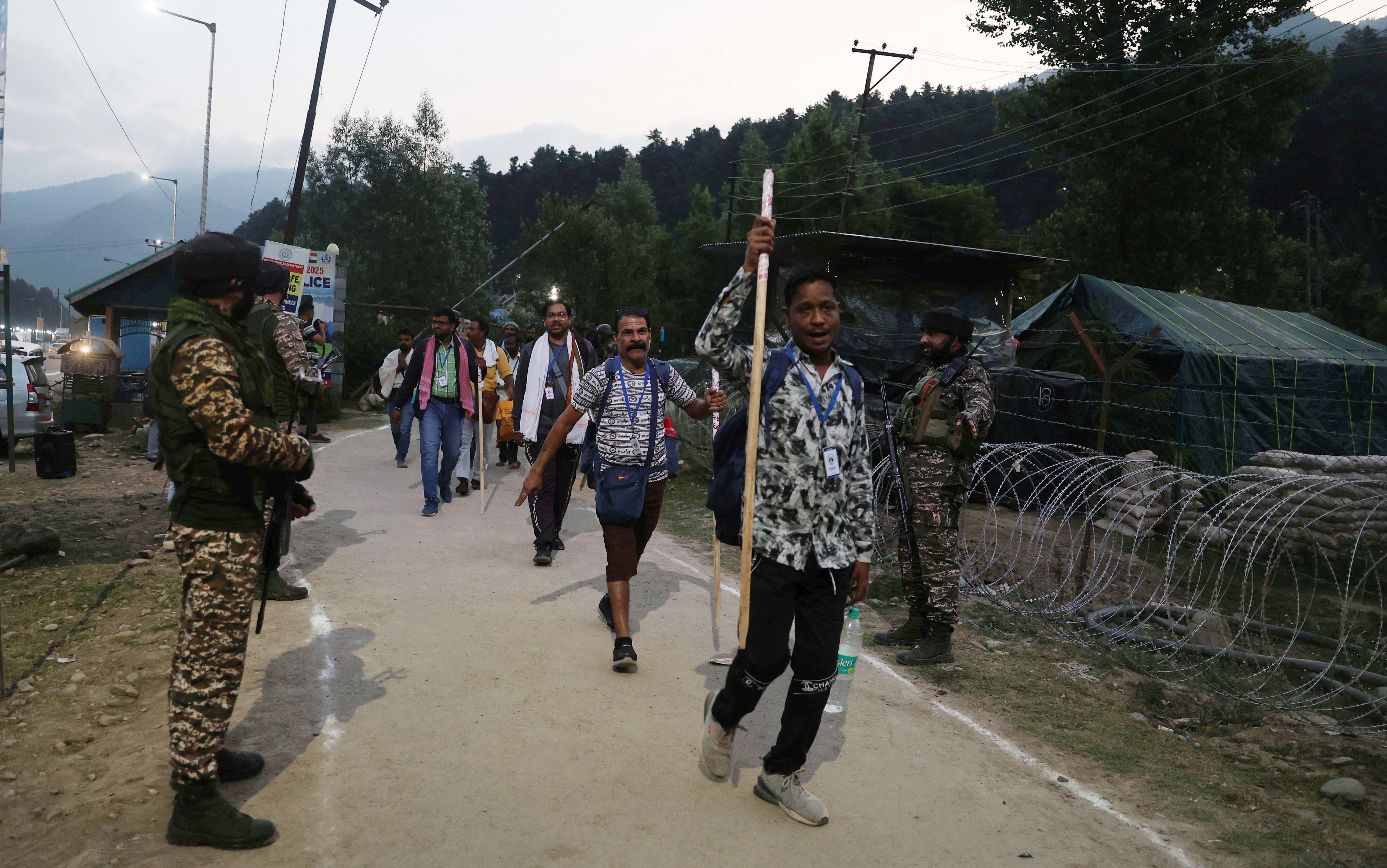 Hindu Pilgrimage Resumes in Kashmir After Attack: Security Tightened