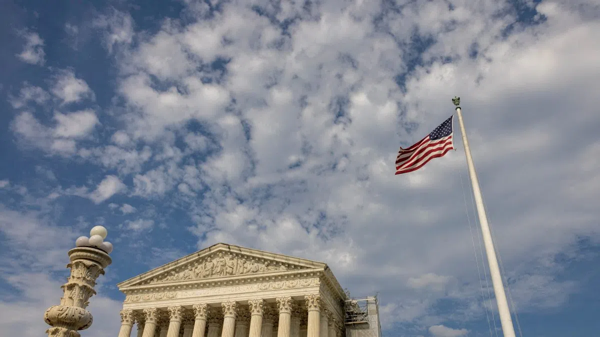 Supreme Court Allows Trump to Resume Mass Federal Layoffs Plan