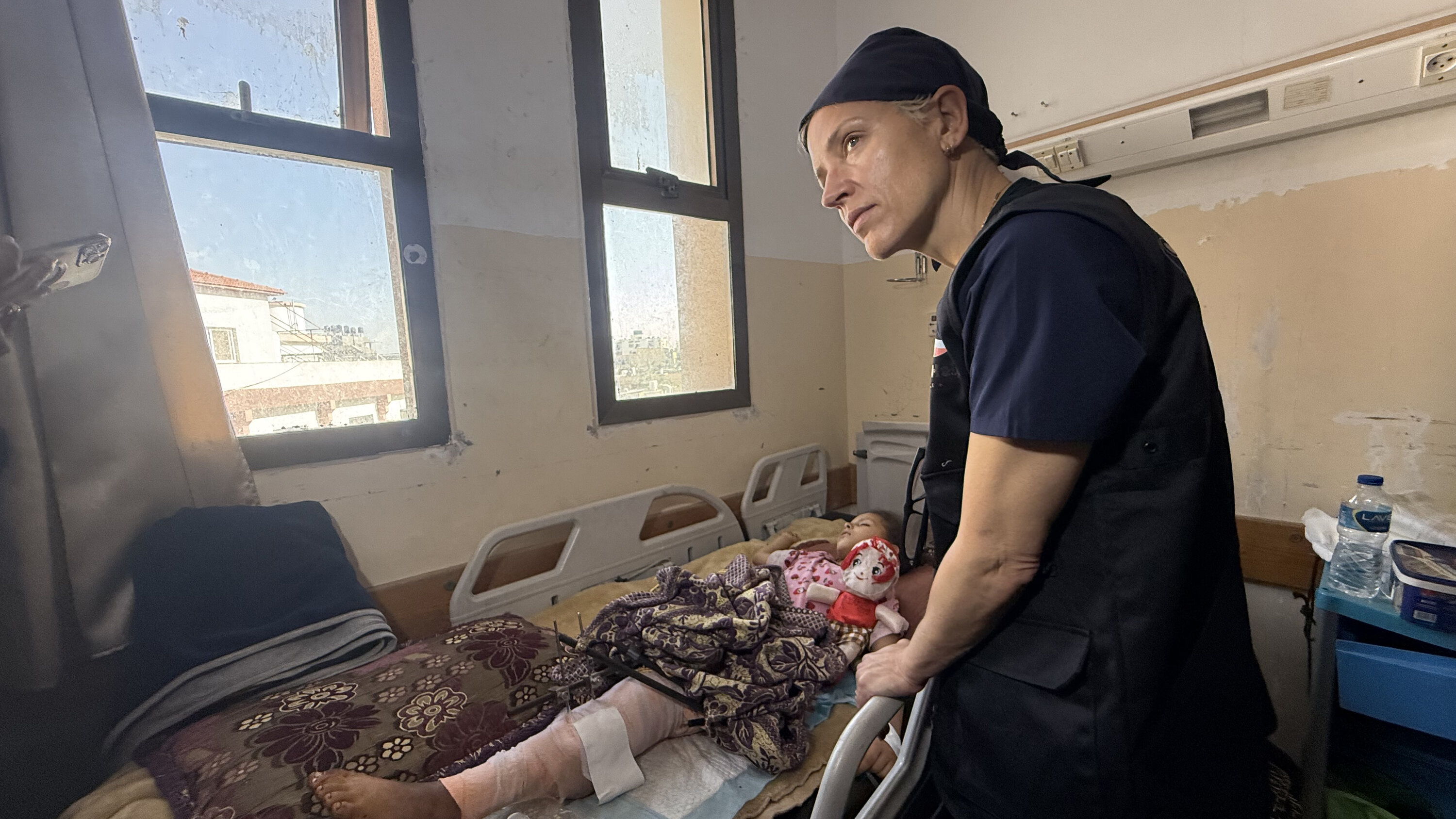 Gaza Hospitals: UK Surgeon's Account of Attacks and Conditions