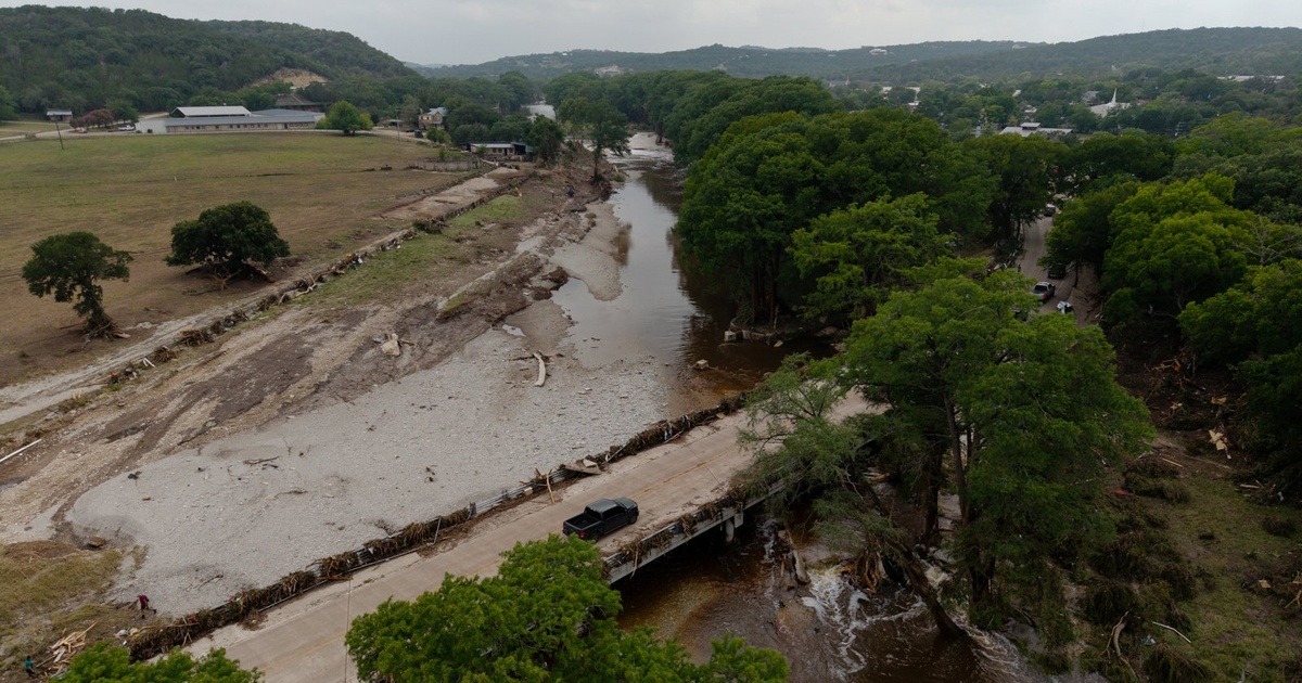 Texas Governor Abbott Calls Special Session on Flooding, Redistricting, and GOP Priorities