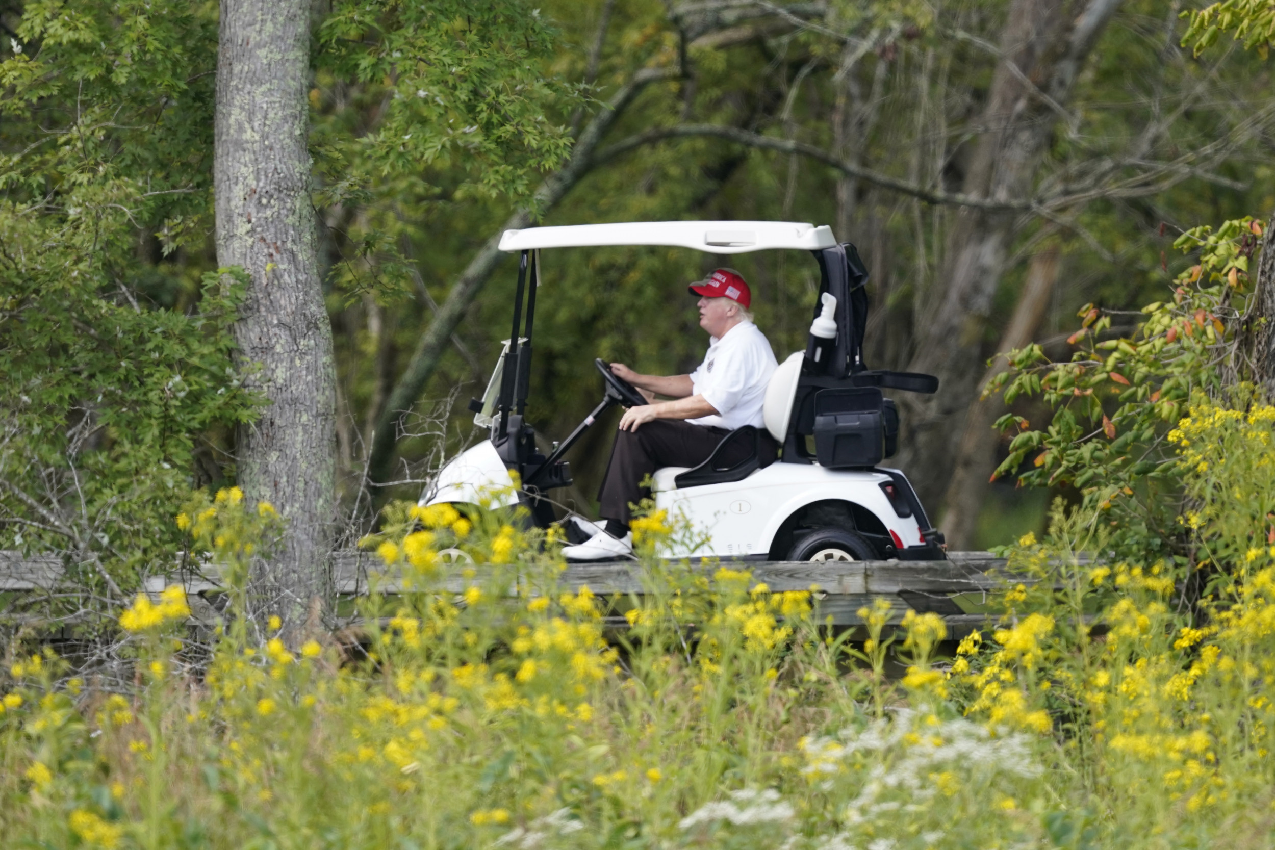 Trump Orders Homeless People to Leave D.C. Before Golfing: Report